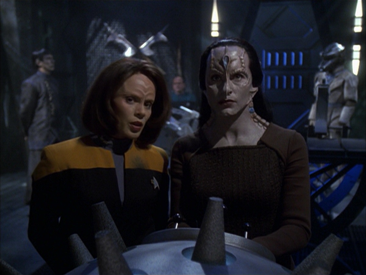 extant_StarTrek_VOY_7x09_7x10-FleshAndBlood_5912.jpg