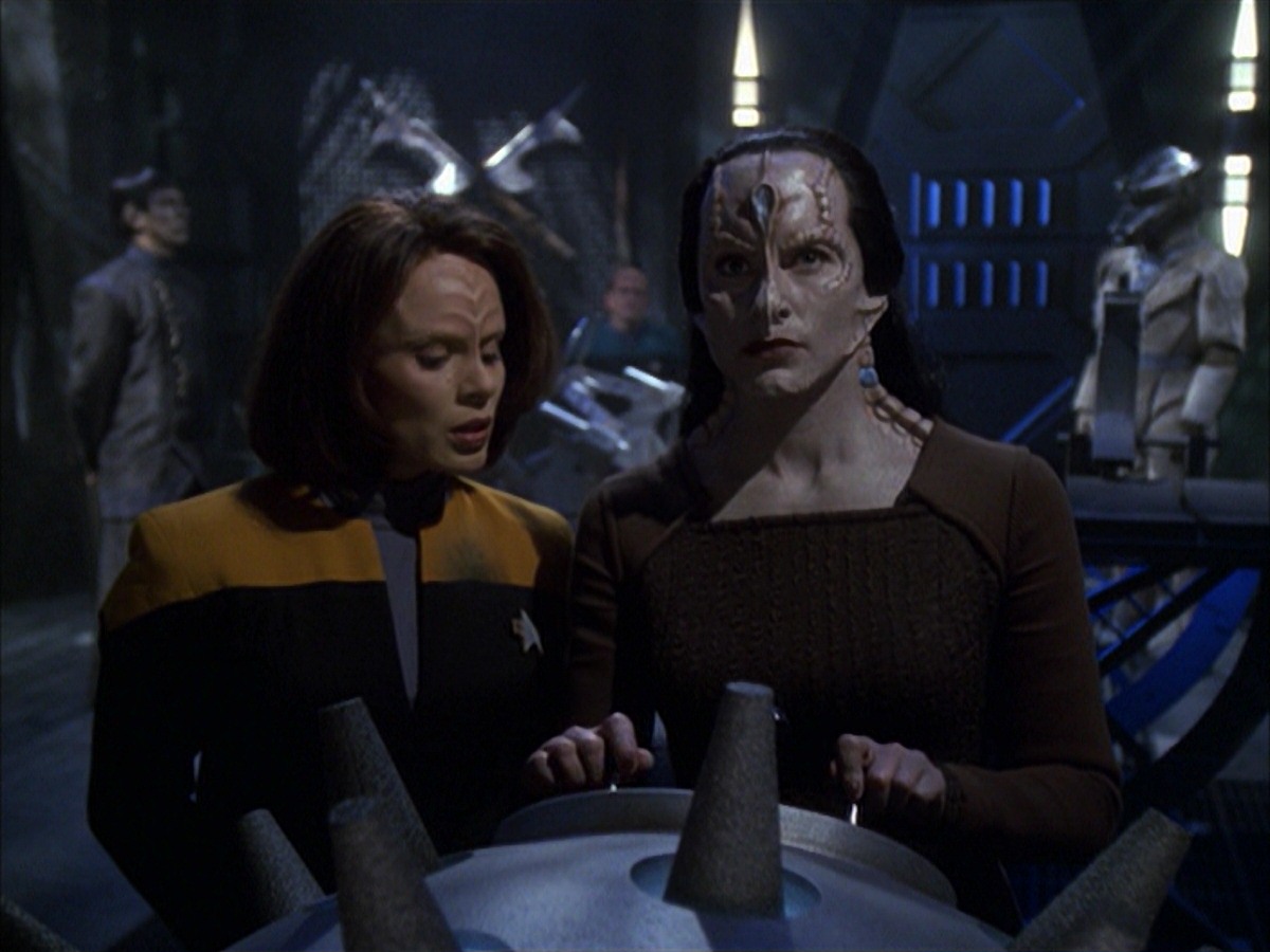 extant_StarTrek_VOY_7x09_7x10-FleshAndBlood_5931.jpg