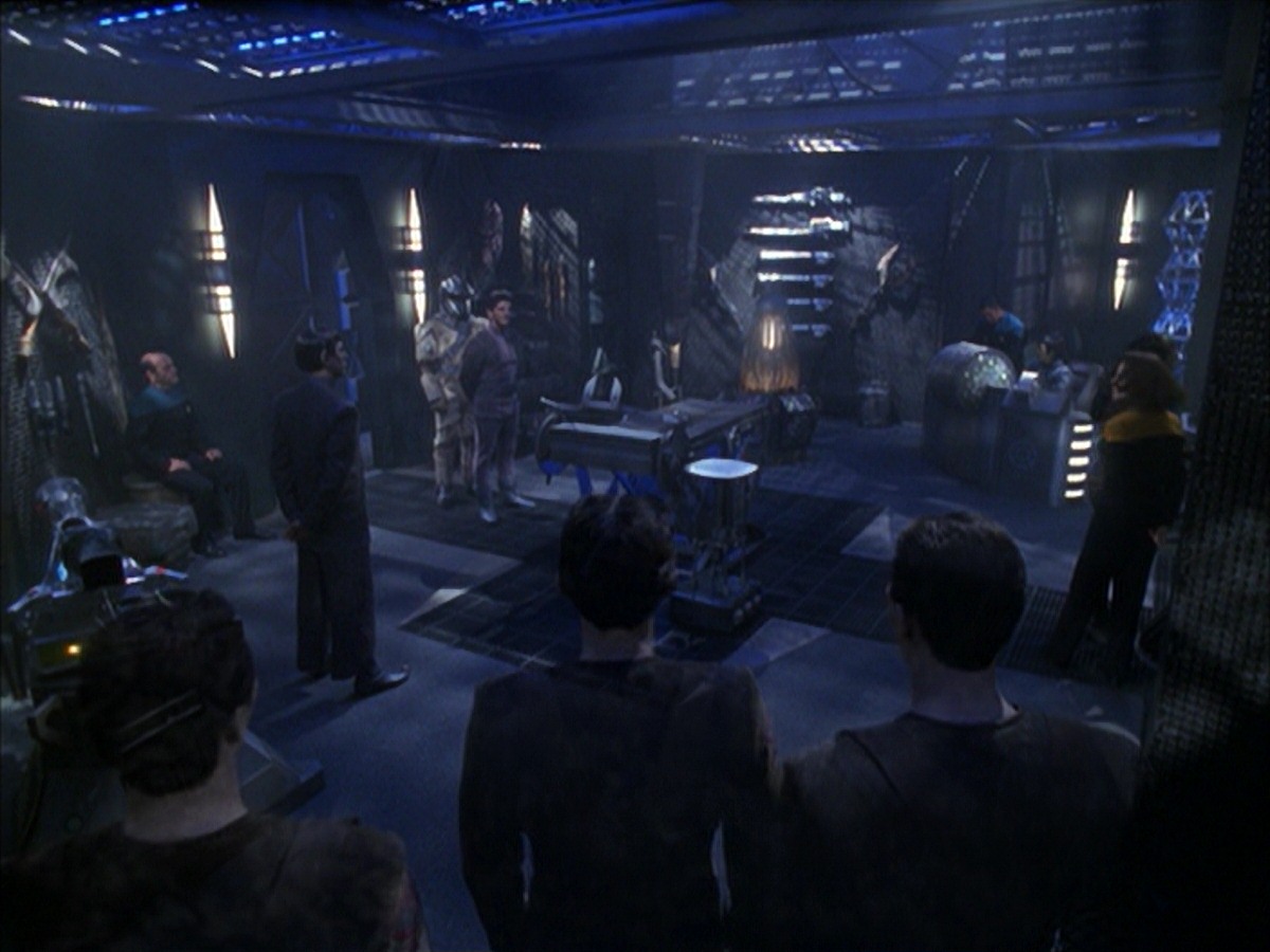 extant_StarTrek_VOY_7x09_7x10-FleshAndBlood_5954.jpg