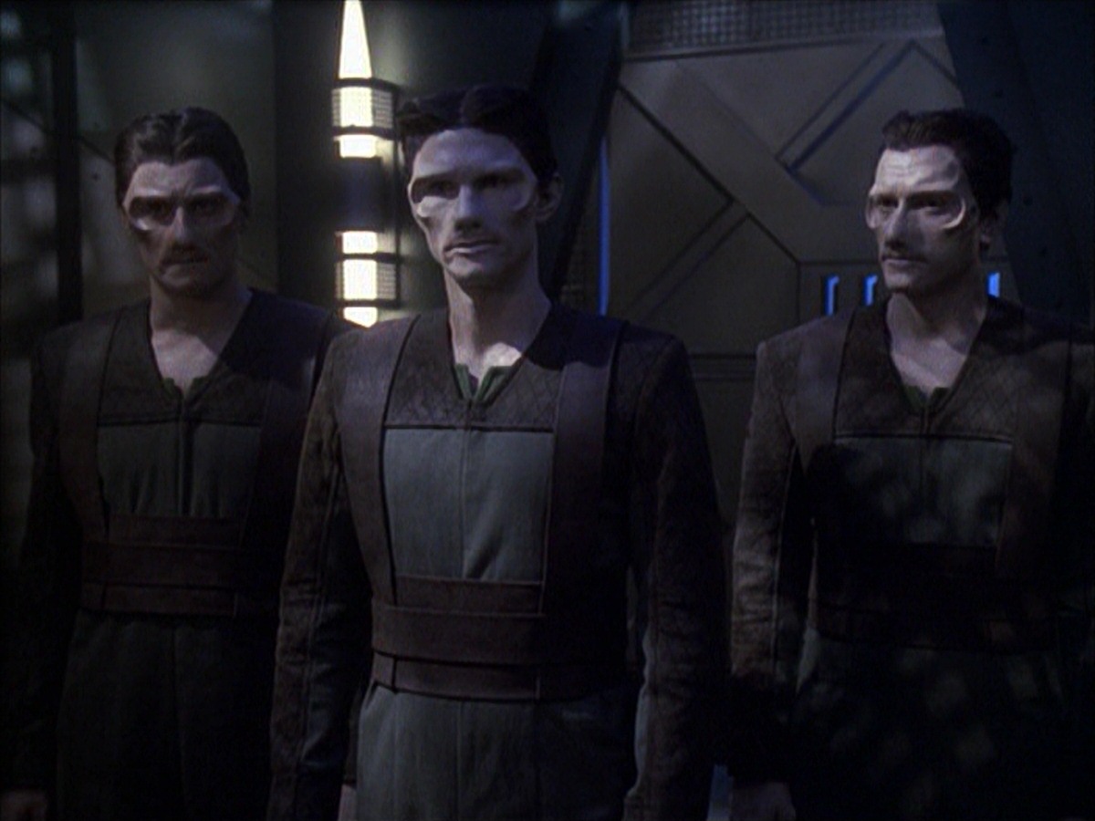 extant_StarTrek_VOY_7x09_7x10-FleshAndBlood_5959.jpg