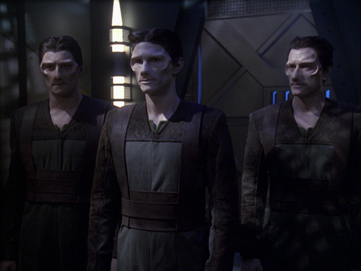 extant_StarTrek_VOY_7x09_7x10-FleshAndBlood_5961.jpg