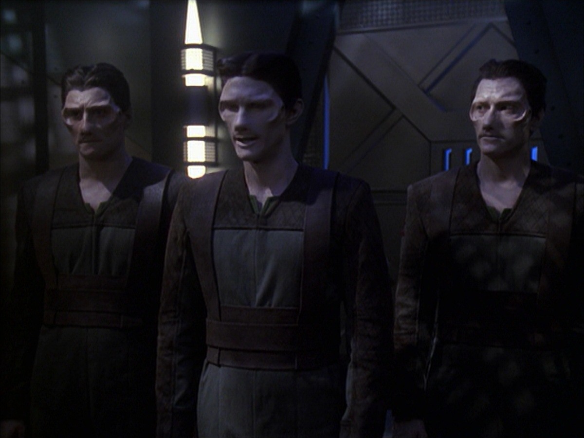 extant_StarTrek_VOY_7x09_7x10-FleshAndBlood_5971.jpg