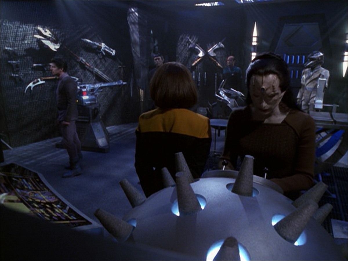 extant_StarTrek_VOY_7x09_7x10-FleshAndBlood_5980.jpg