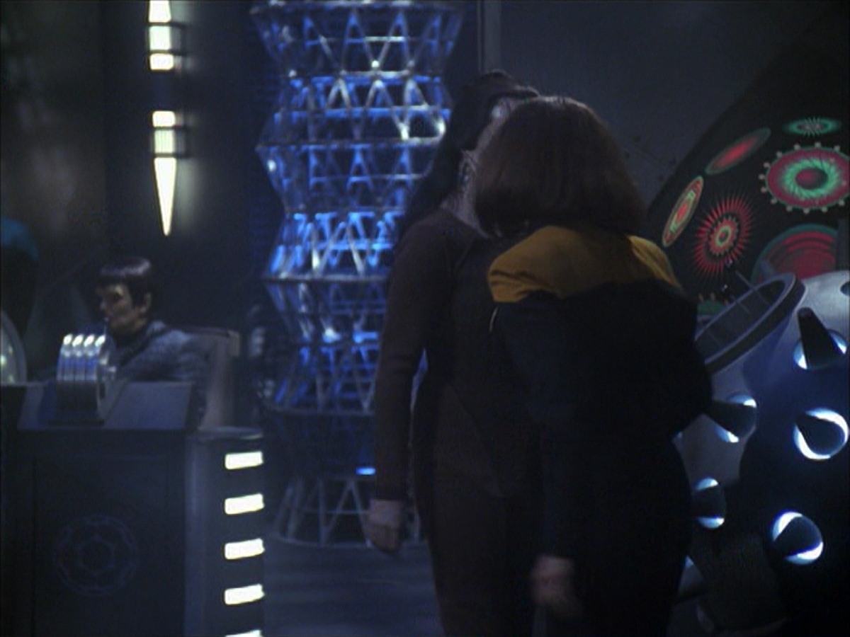 extant_StarTrek_VOY_7x09_7x10-FleshAndBlood_5994.jpg