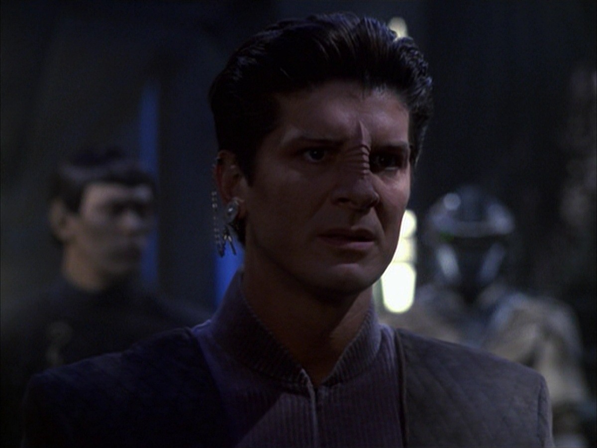 extant_StarTrek_VOY_7x09_7x10-FleshAndBlood_6001.jpg