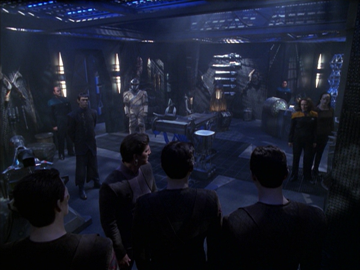 extant_StarTrek_VOY_7x09_7x10-FleshAndBlood_6008.jpg