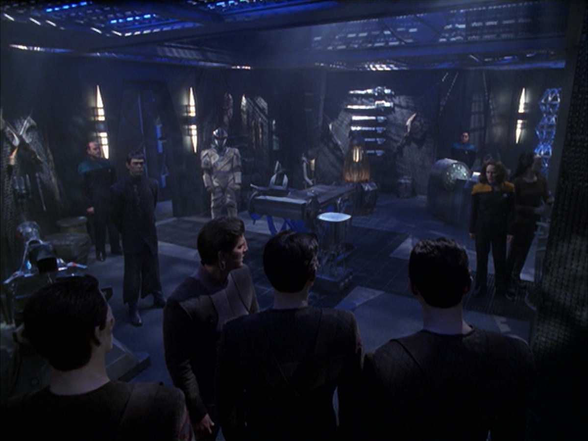 extant_StarTrek_VOY_7x09_7x10-FleshAndBlood_6009.jpg