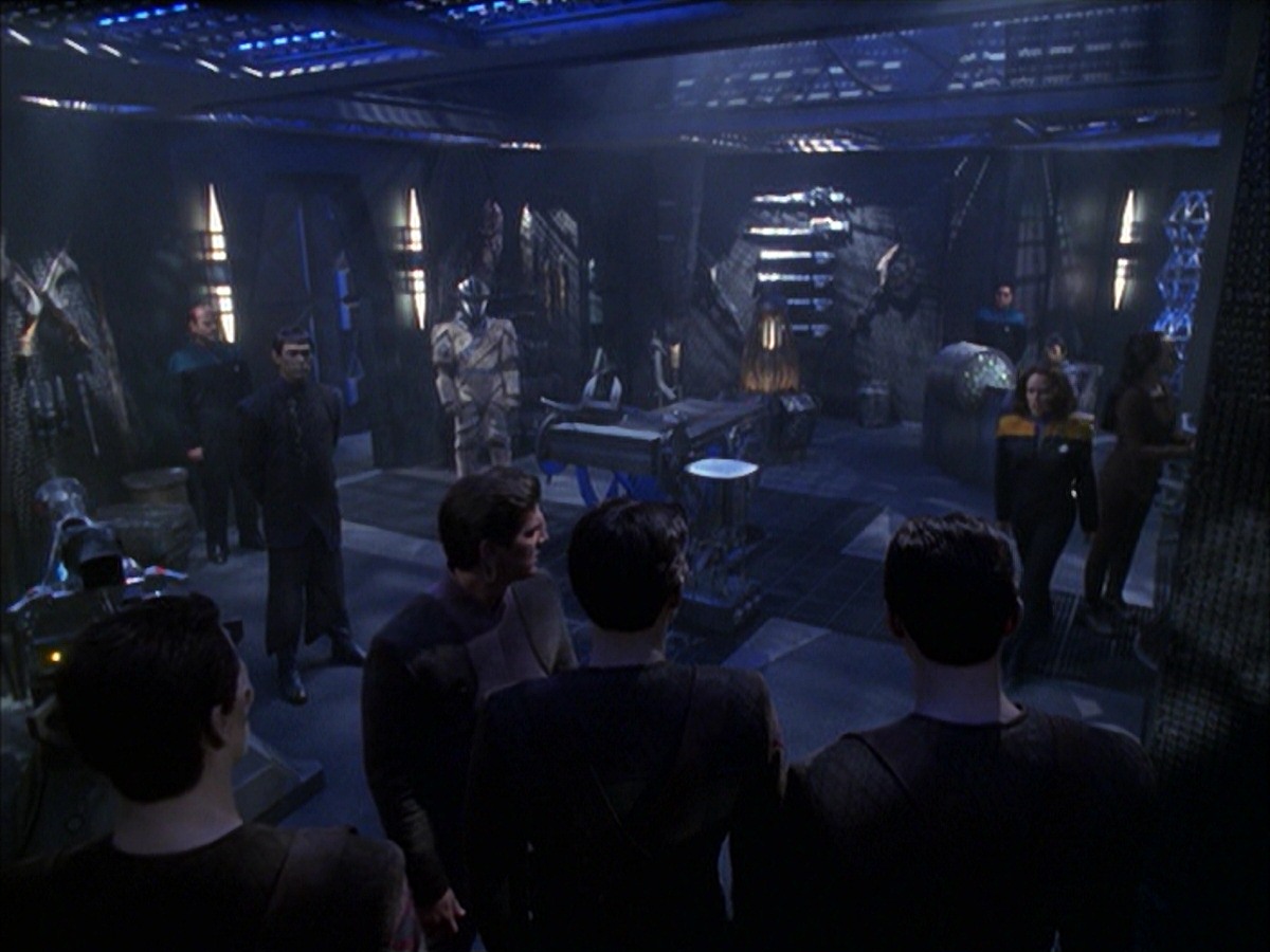 extant_StarTrek_VOY_7x09_7x10-FleshAndBlood_6010.jpg