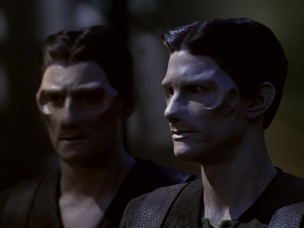 extant_StarTrek_VOY_7x09_7x10-FleshAndBlood_6025.jpg