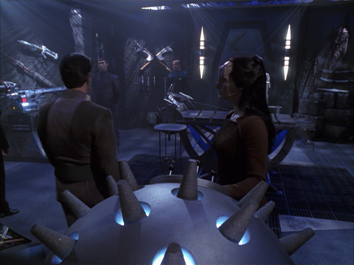 extant_StarTrek_VOY_7x09_7x10-FleshAndBlood_6052.jpg