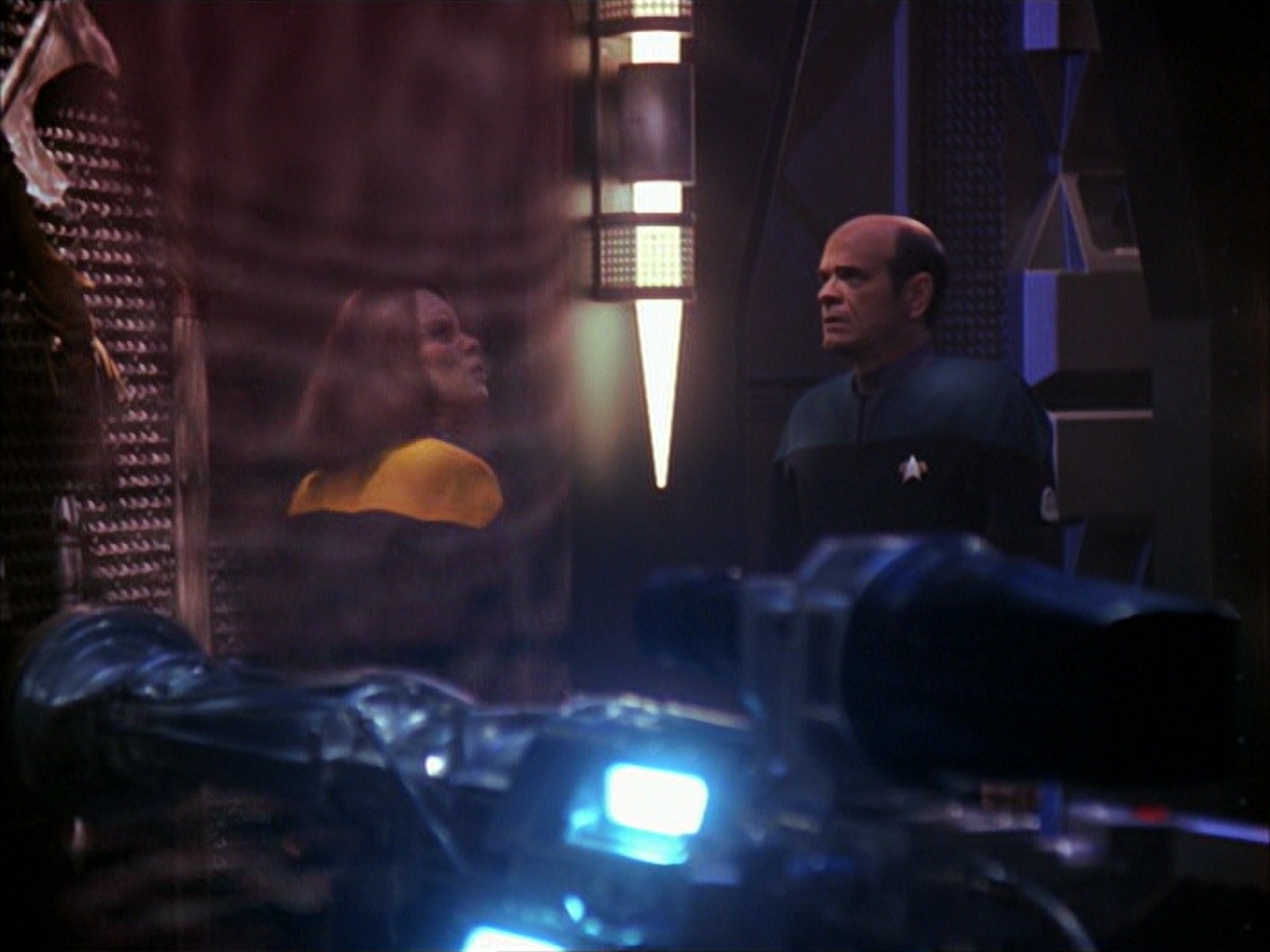 extant_StarTrek_VOY_7x09_7x10-FleshAndBlood_6068.jpg