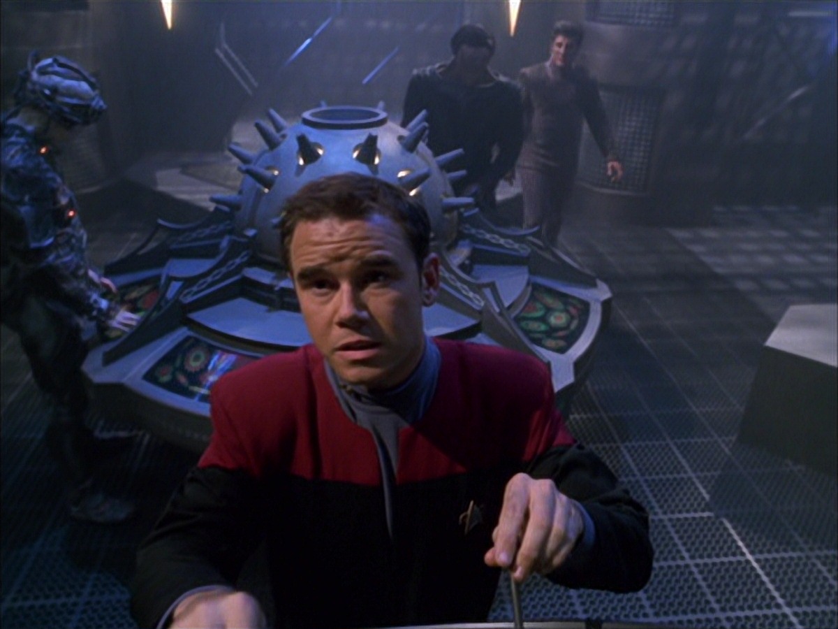 extant_StarTrek_VOY_7x09_7x10-FleshAndBlood_6080.jpg