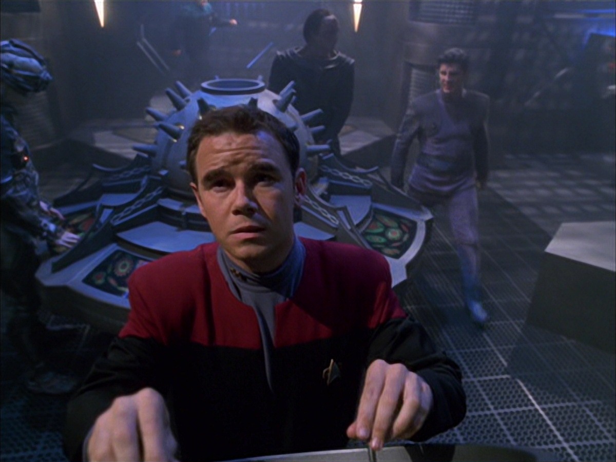 extant_StarTrek_VOY_7x09_7x10-FleshAndBlood_6081.jpg