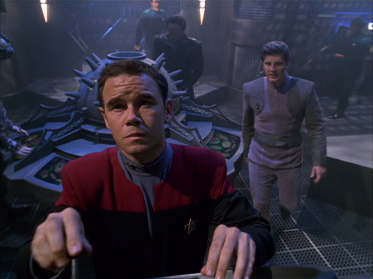 extant_StarTrek_VOY_7x09_7x10-FleshAndBlood_6082.jpg