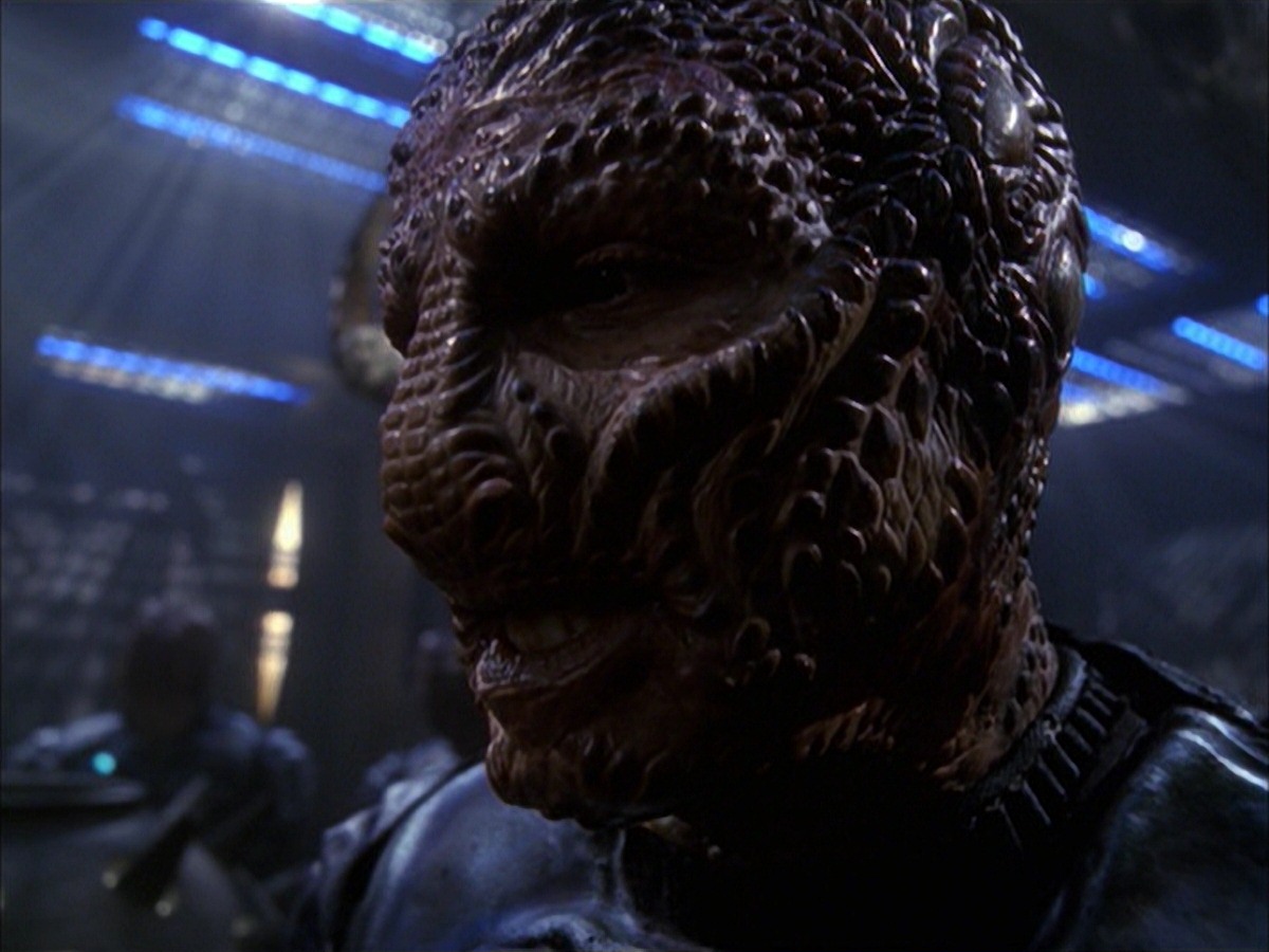 extant_StarTrek_VOY_7x09_7x10-FleshAndBlood_6113.jpg