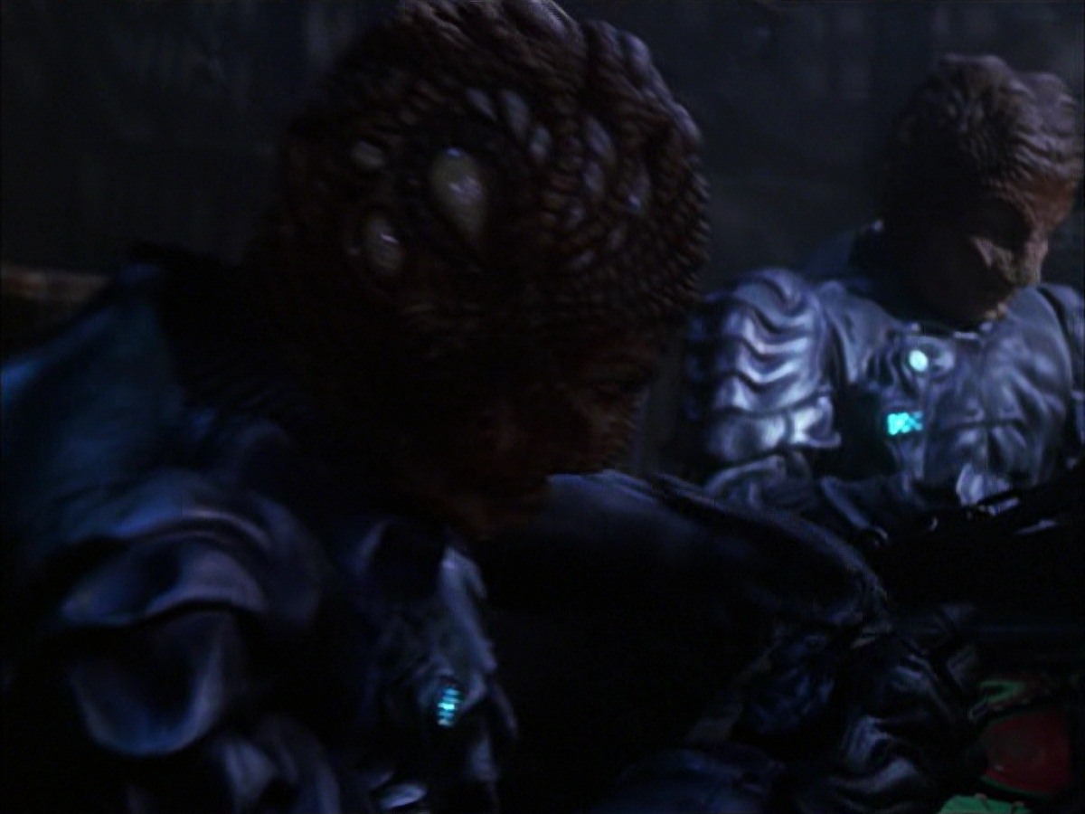 extant_StarTrek_VOY_7x09_7x10-FleshAndBlood_6135.jpg
