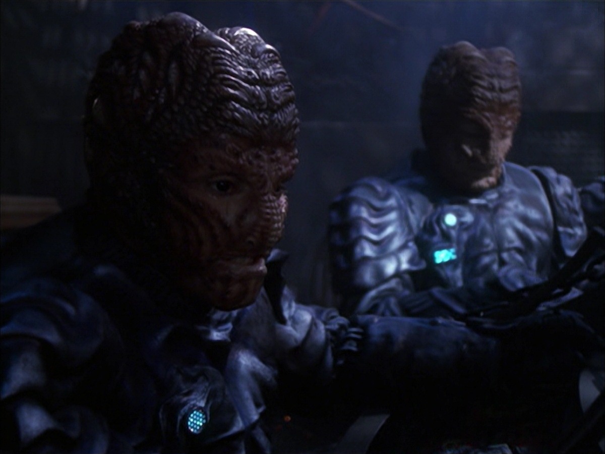 extant_StarTrek_VOY_7x09_7x10-FleshAndBlood_6138.jpg