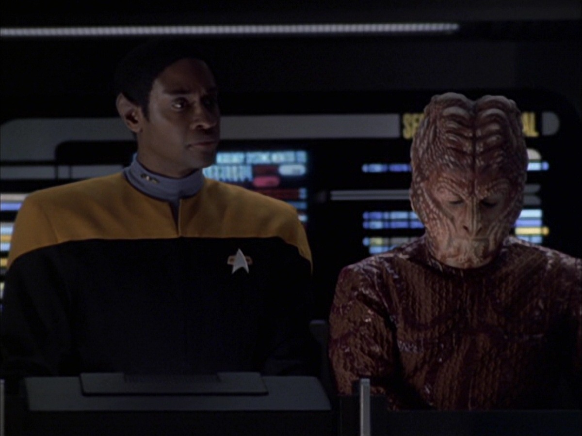 extant_StarTrek_VOY_7x09_7x10-FleshAndBlood_6150.jpg