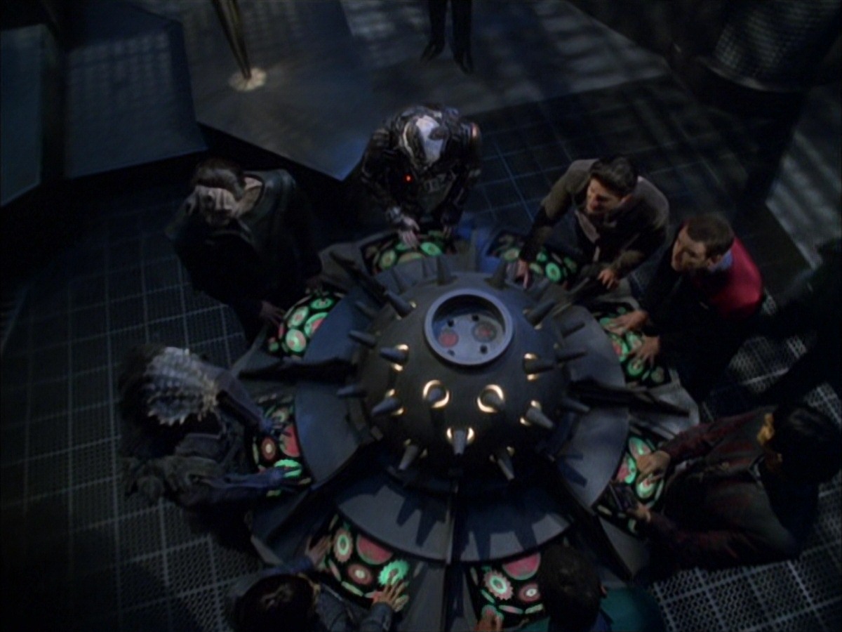 extant_StarTrek_VOY_7x09_7x10-FleshAndBlood_6173.jpg