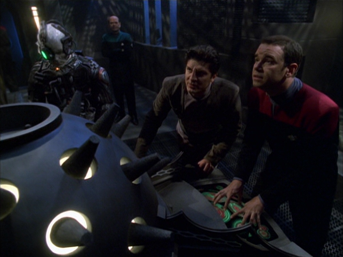 extant_StarTrek_VOY_7x09_7x10-FleshAndBlood_6182.jpg