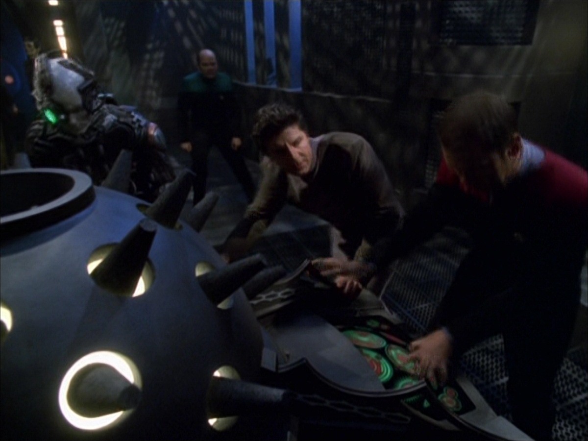 extant_StarTrek_VOY_7x09_7x10-FleshAndBlood_6187.jpg