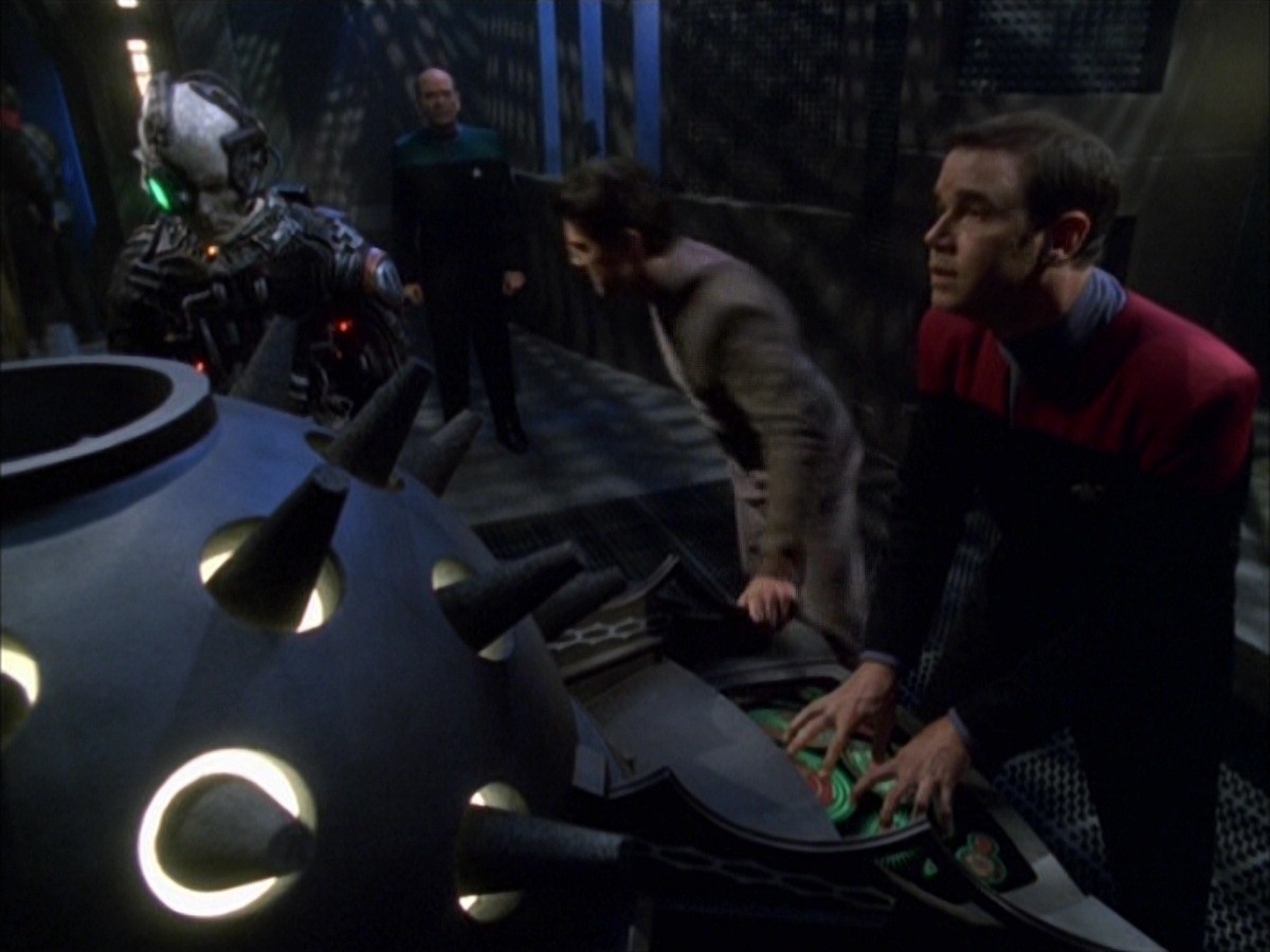 extant_StarTrek_VOY_7x09_7x10-FleshAndBlood_6192.jpg