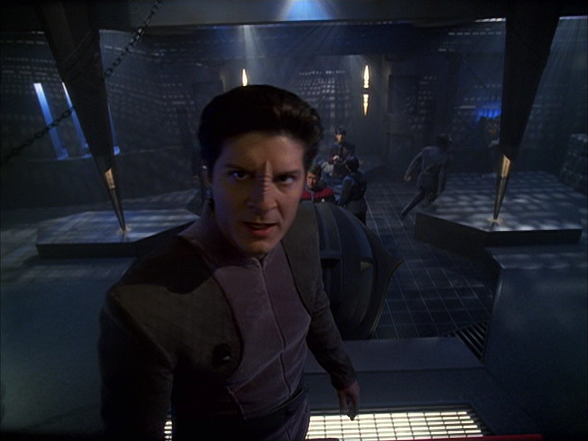 extant_StarTrek_VOY_7x09_7x10-FleshAndBlood_6206.jpg