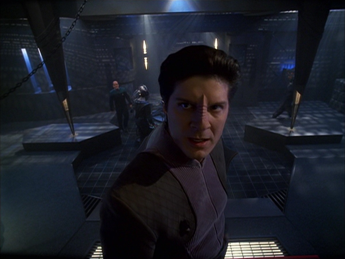 extant_StarTrek_VOY_7x09_7x10-FleshAndBlood_6207.jpg