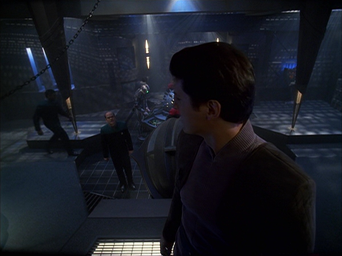 extant_StarTrek_VOY_7x09_7x10-FleshAndBlood_6211.jpg