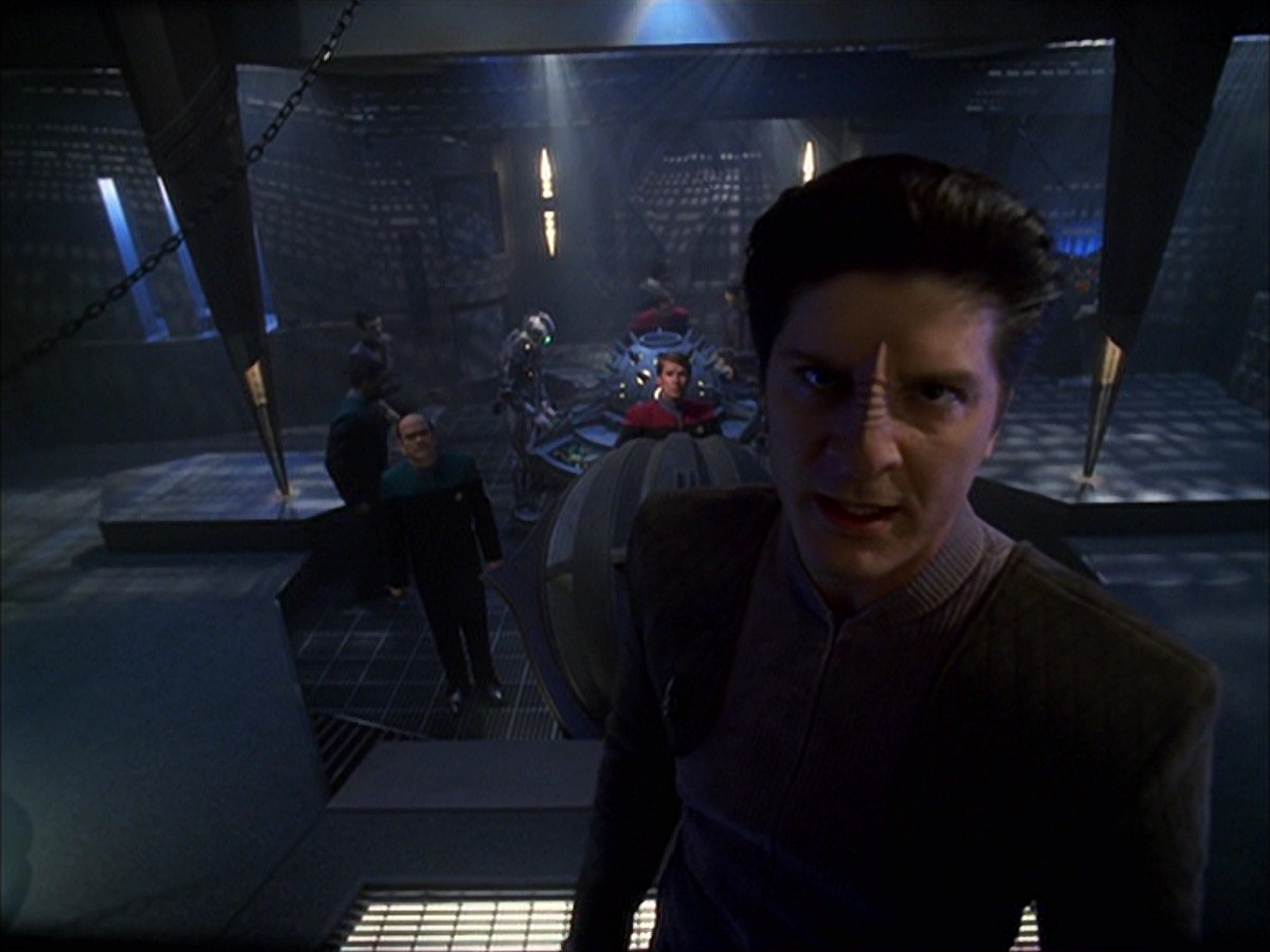 extant_StarTrek_VOY_7x09_7x10-FleshAndBlood_6212.jpg
