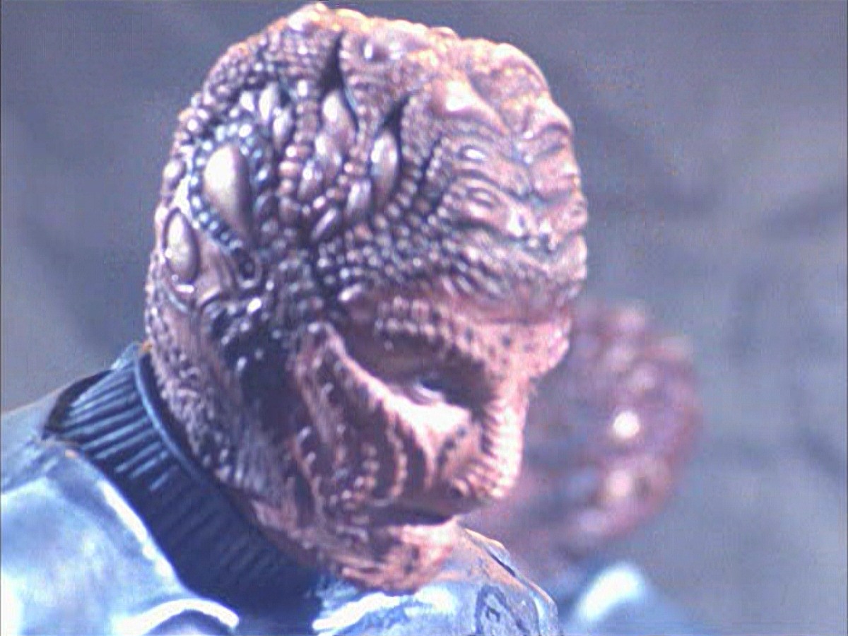 extant_StarTrek_VOY_7x09_7x10-FleshAndBlood_6232.jpg