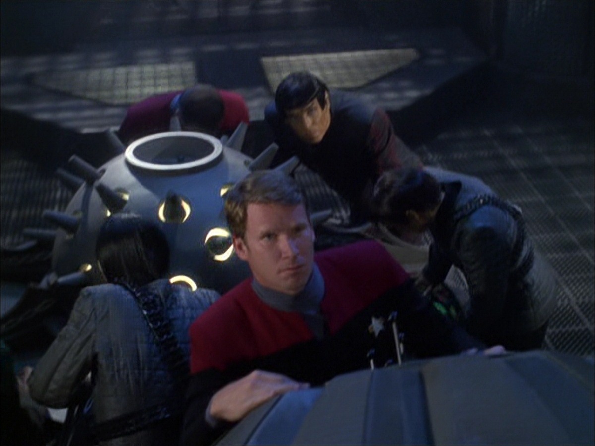 extant_StarTrek_VOY_7x09_7x10-FleshAndBlood_6246.jpg