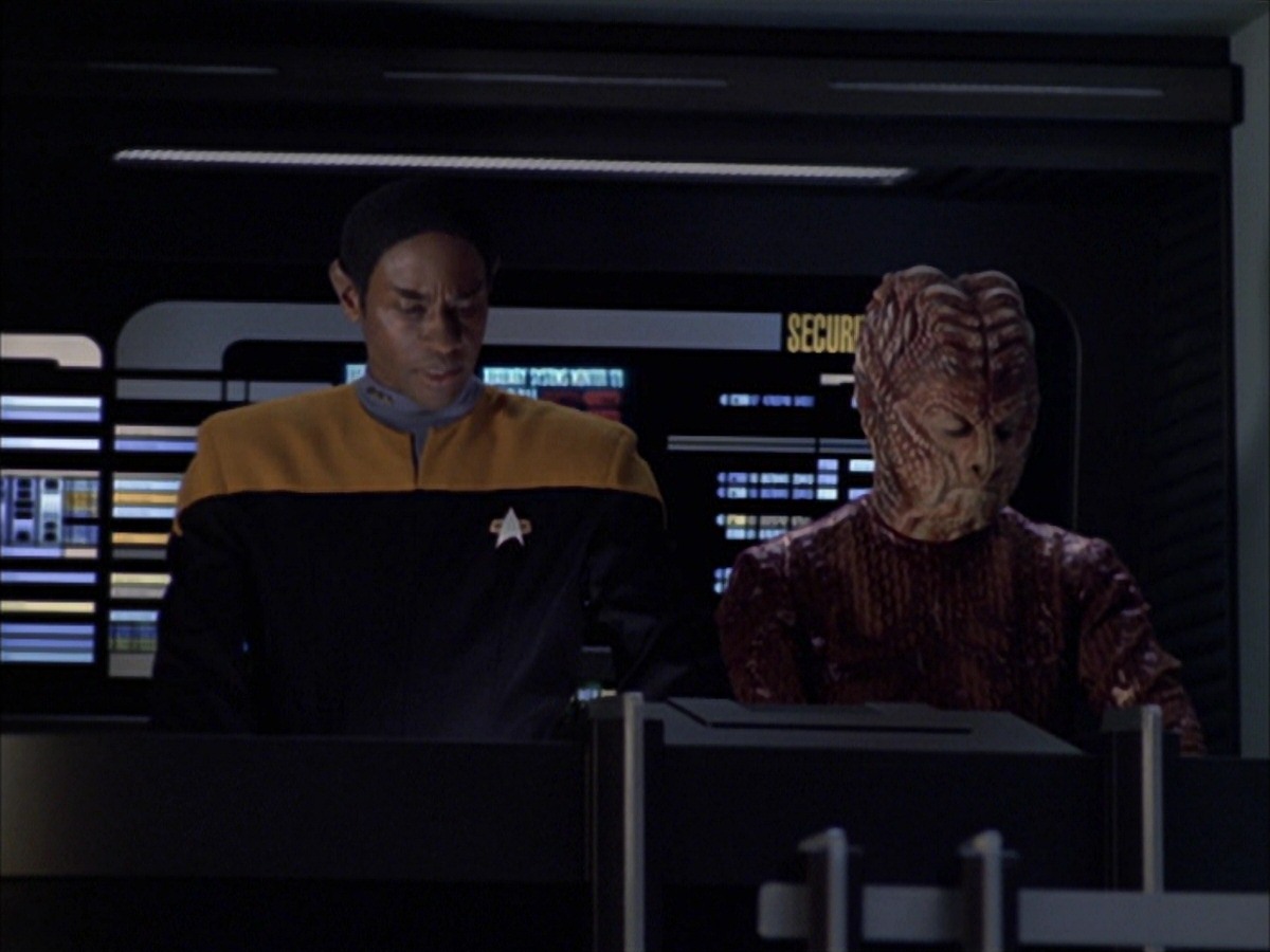 extant_StarTrek_VOY_7x09_7x10-FleshAndBlood_6252.jpg