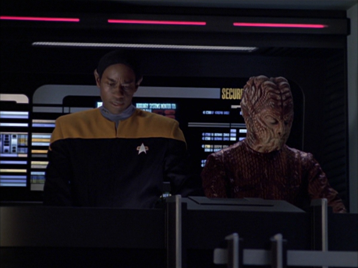extant_StarTrek_VOY_7x09_7x10-FleshAndBlood_6253.jpg