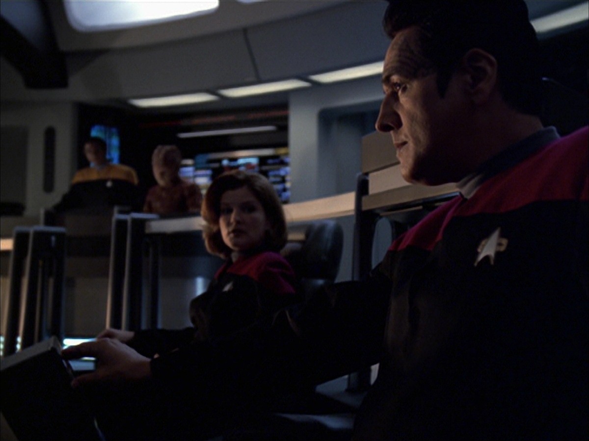extant_StarTrek_VOY_7x09_7x10-FleshAndBlood_6263.jpg