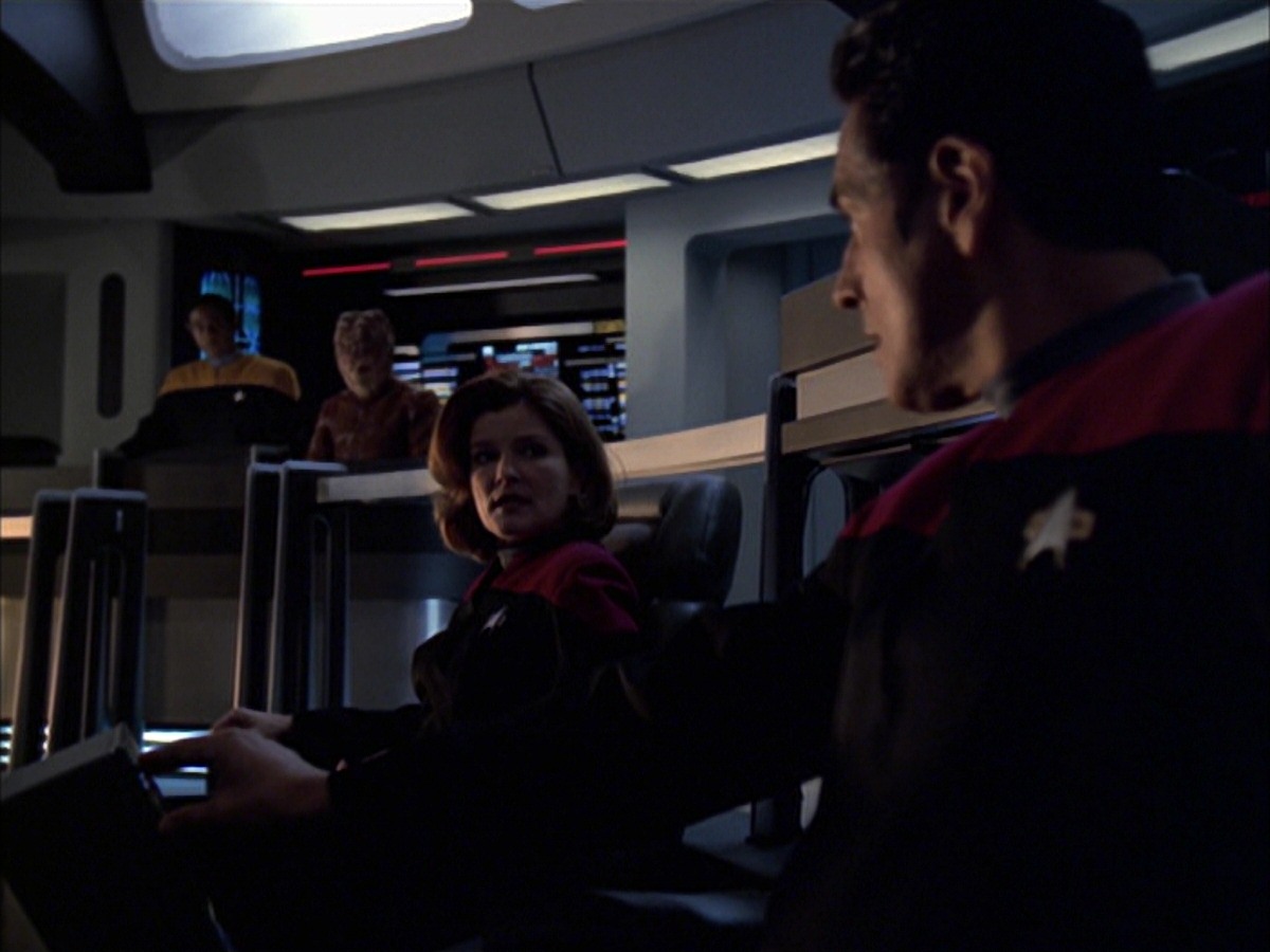 extant_StarTrek_VOY_7x09_7x10-FleshAndBlood_6265.jpg