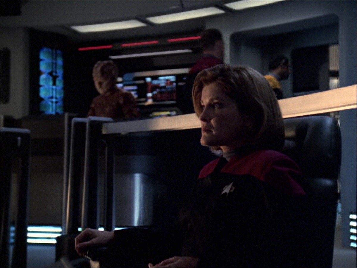 extant_StarTrek_VOY_7x09_7x10-FleshAndBlood_6271.jpg