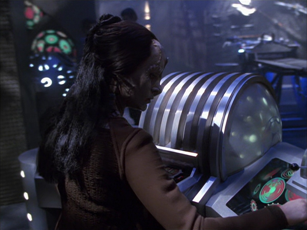 extant_StarTrek_VOY_7x09_7x10-FleshAndBlood_6273.jpg