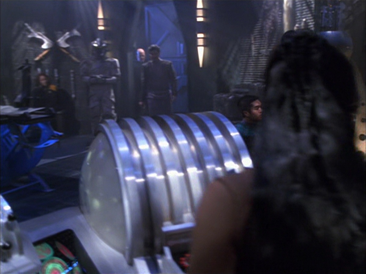 extant_StarTrek_VOY_7x09_7x10-FleshAndBlood_6276.jpg