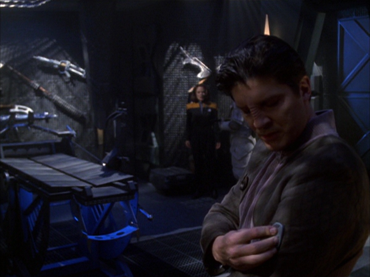 extant_StarTrek_VOY_7x09_7x10-FleshAndBlood_6310.jpg
