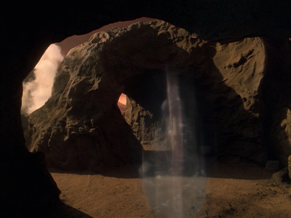 extant_StarTrek_VOY_7x09_7x10-FleshAndBlood_6336.jpg