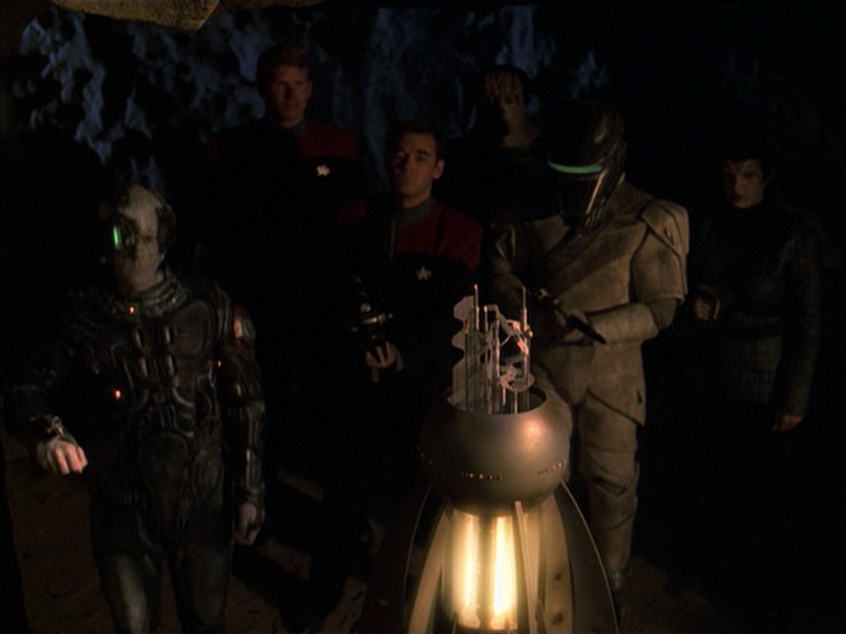extant_StarTrek_VOY_7x09_7x10-FleshAndBlood_6346.jpg