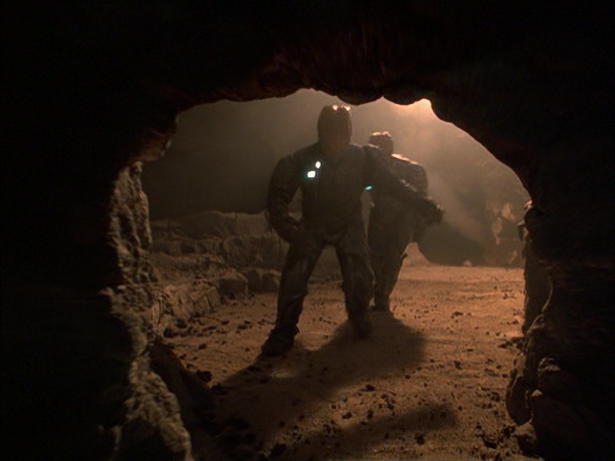 extant_StarTrek_VOY_7x09_7x10-FleshAndBlood_6363.jpg
