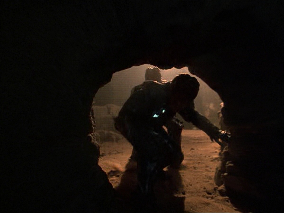 extant_StarTrek_VOY_7x09_7x10-FleshAndBlood_6364.jpg