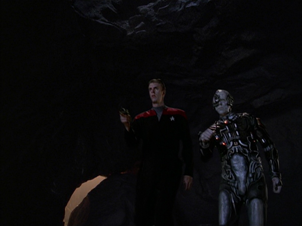 extant_StarTrek_VOY_7x09_7x10-FleshAndBlood_6376.jpg