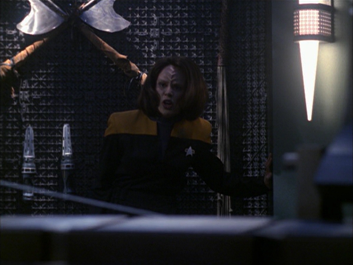 extant_StarTrek_VOY_7x09_7x10-FleshAndBlood_6391.jpg