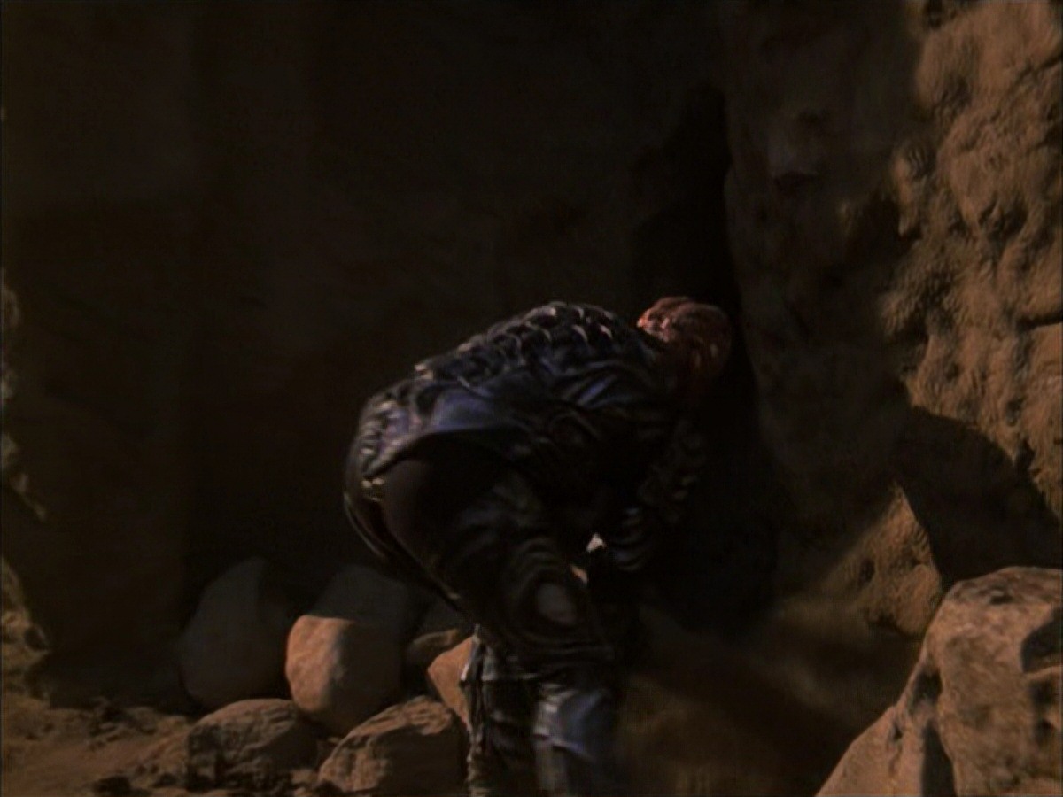 extant_StarTrek_VOY_7x09_7x10-FleshAndBlood_6417.jpg