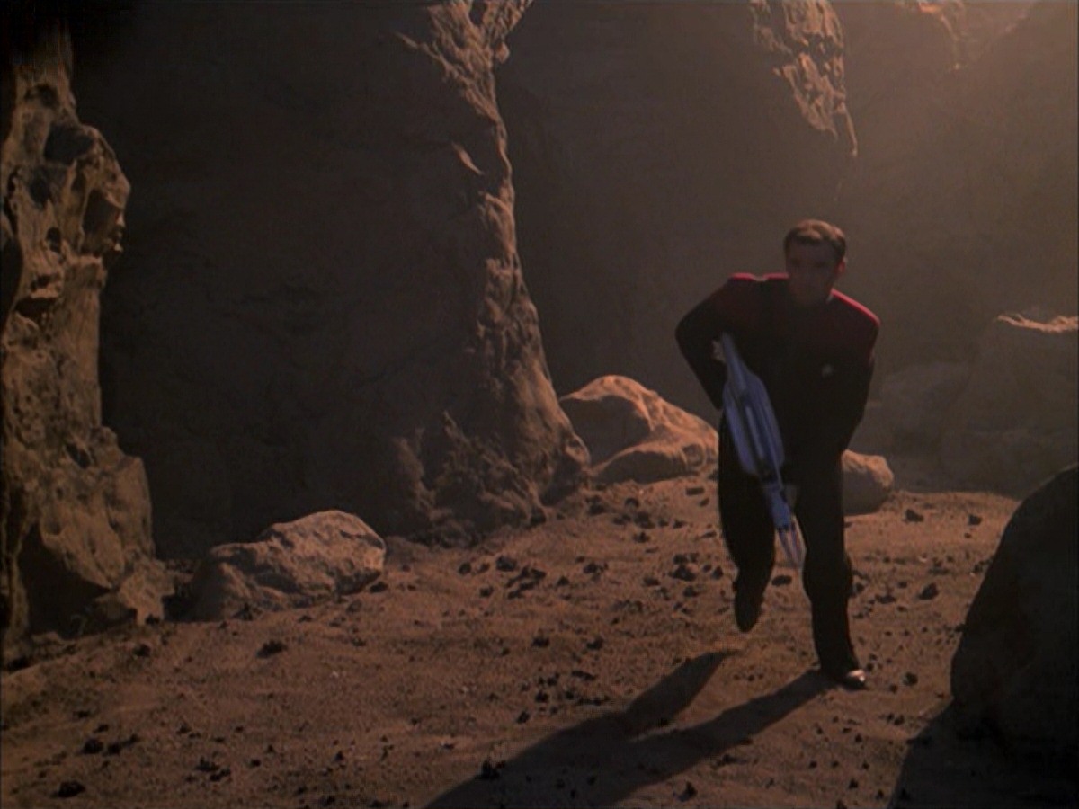 extant_StarTrek_VOY_7x09_7x10-FleshAndBlood_6420.jpg