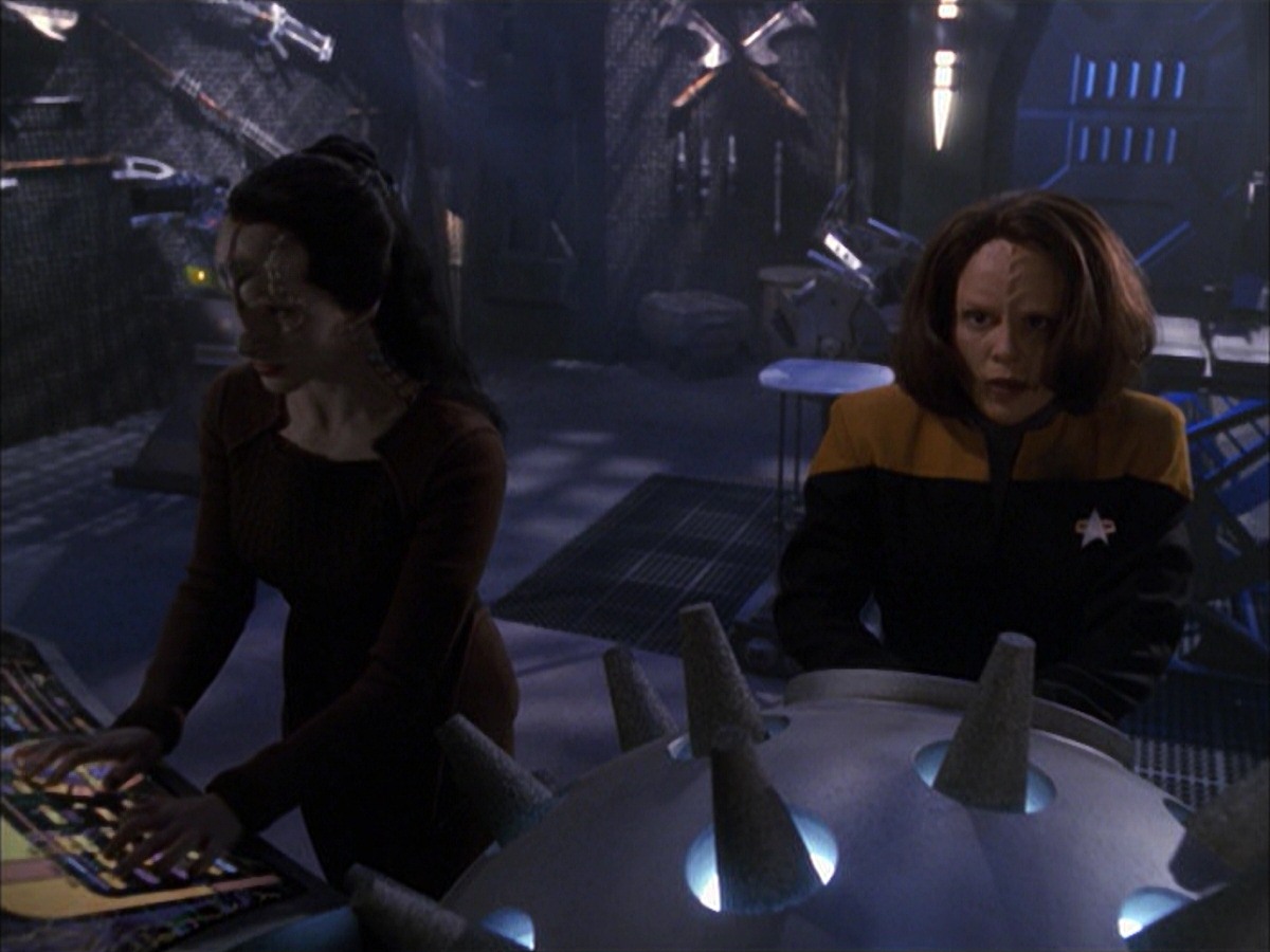 extant_StarTrek_VOY_7x09_7x10-FleshAndBlood_6446.jpg