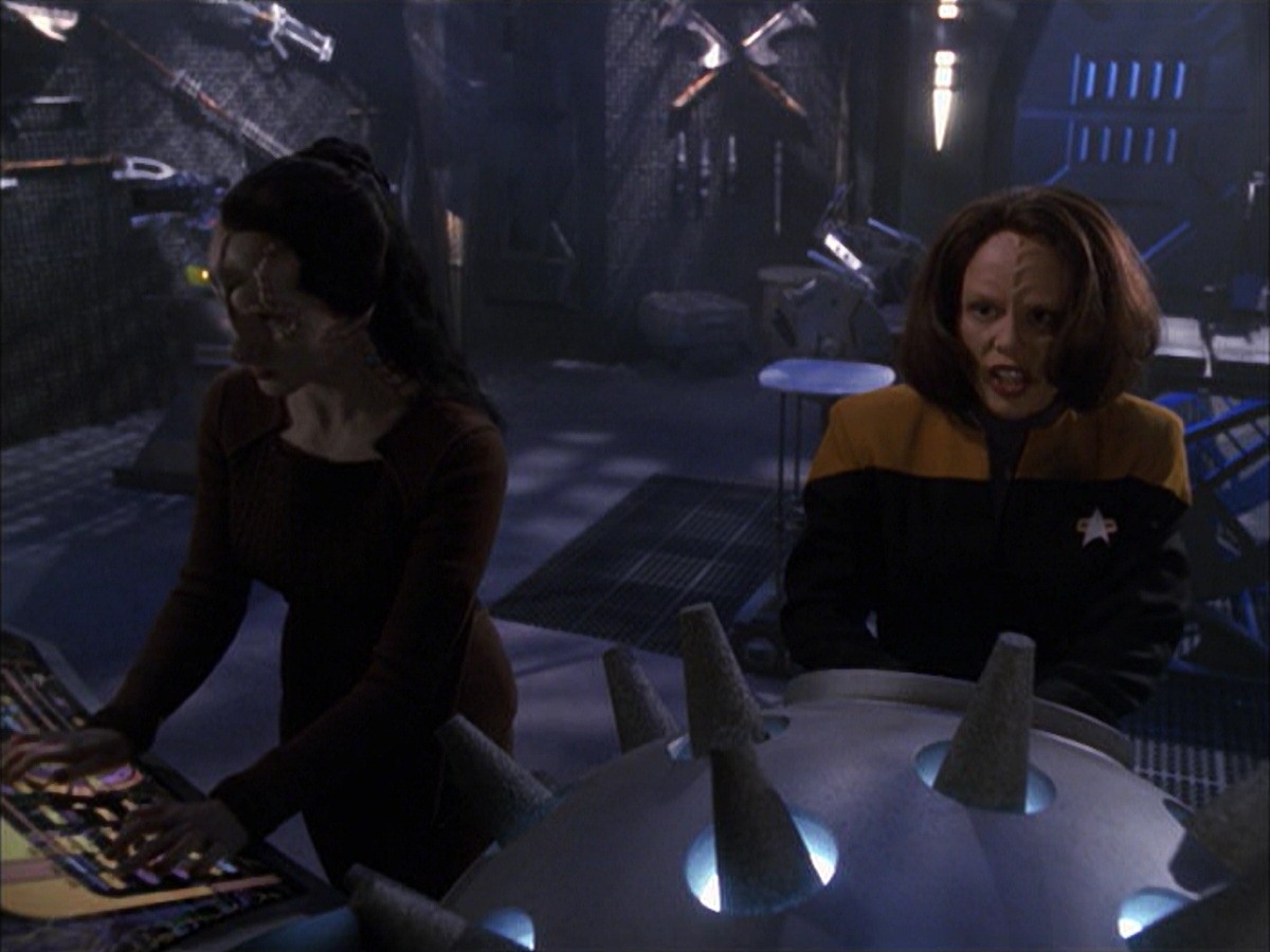 extant_StarTrek_VOY_7x09_7x10-FleshAndBlood_6447.jpg
